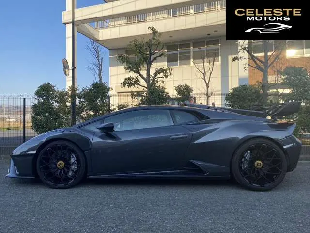 LAMBORGHINI Huracán 2022 — photo 6 sur 8