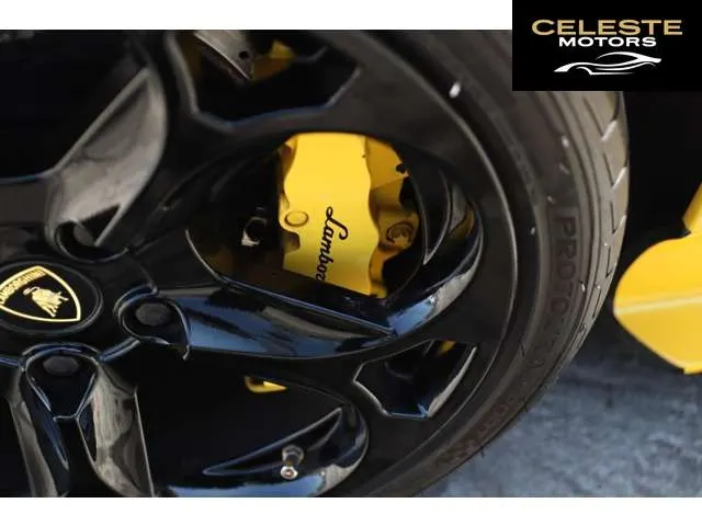 LAMBORGHINI Murciélago 2007 — photo 4 sur 8