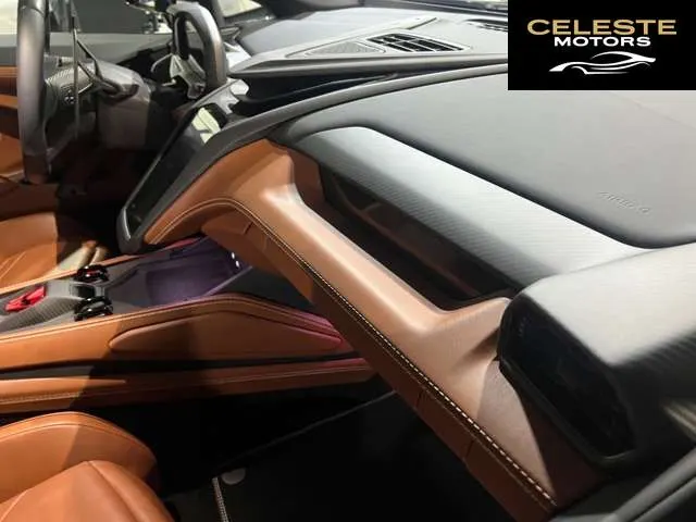 LAMBORGHINI Revuelto 2025 — photo 8 sur 8