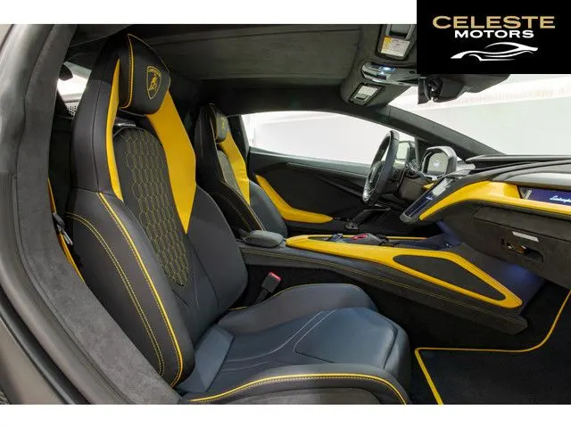 LAMBORGHINI Revuelto 2025 — photo 4 sur 8