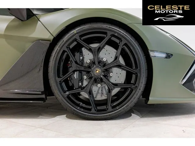 LAMBORGHINI Revuelto 2025 — photo 5 sur 8