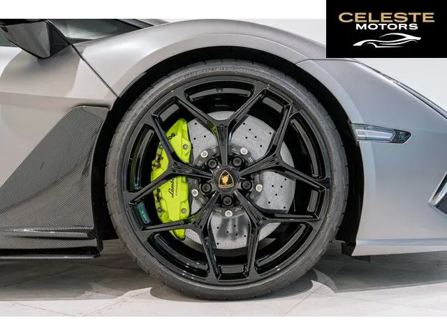LAMBORGHINI Revuelto 2024 — photo 5 sur 8