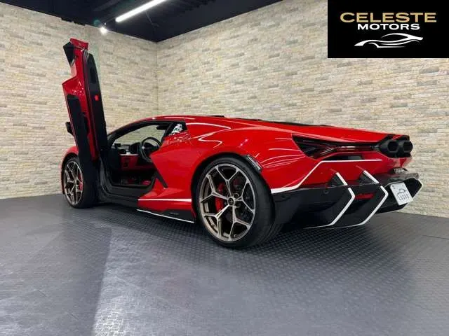LAMBORGHINI Revuelto 2025 — photo 5 sur 8