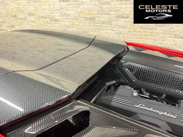 LAMBORGHINI Revuelto 2025 — photo 7 sur 8