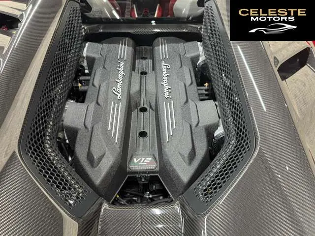 LAMBORGHINI Revuelto 2025 — photo 8 sur 8