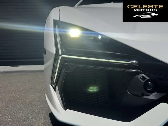 LAMBORGHINI Revuelto 2025 — photo 7 sur 8