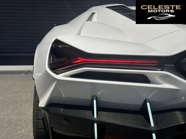 LAMBORGHINI Revuelto 2025 — photo 8 sur 8