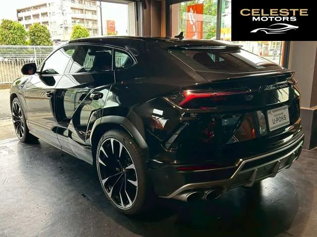 LAMBORGHINI Urus 2021 — photo 2 sur 8