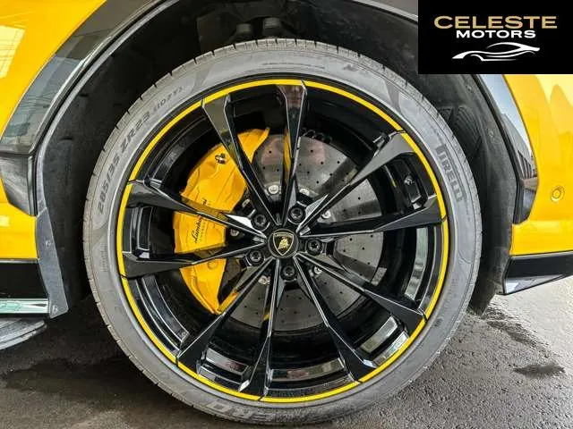 LAMBORGHINI Urus 2021 — photo 7 sur 8