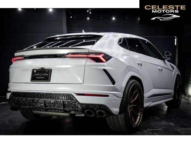 LAMBORGHINI Urus 2021 — photo 2 sur 8