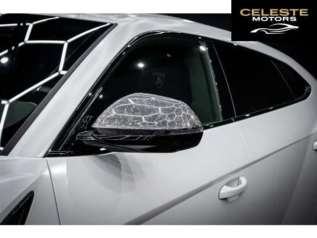 LAMBORGHINI Urus 2021 — photo 5 sur 8