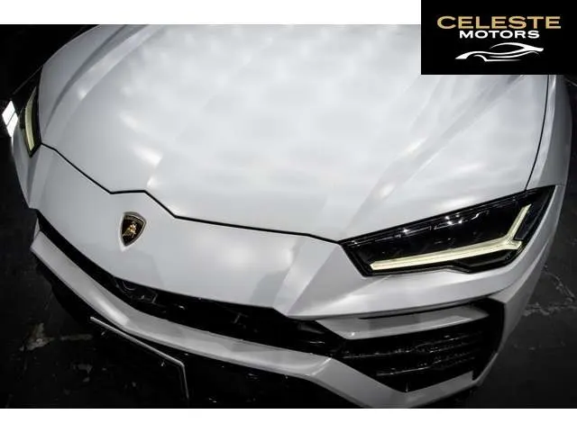 LAMBORGHINI Urus 2021 — photo 7 sur 8