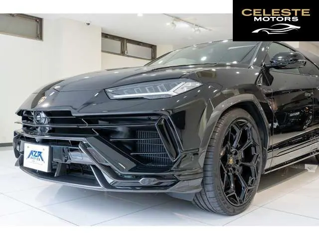 LAMBORGHINI Urus 2023 — photo 4 sur 8