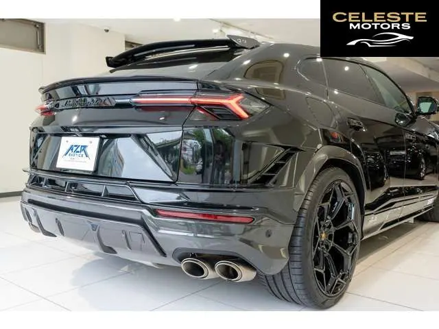LAMBORGHINI Urus 2023 — photo 5 sur 8