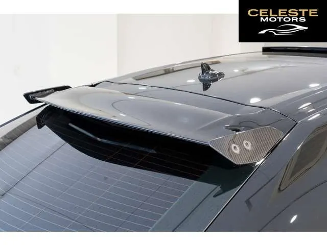 LAMBORGHINI Urus 2023 — photo 6 sur 8