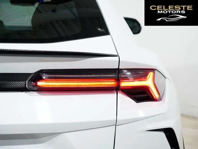 LAMBORGHINI Urus 2019 — photo 4 sur 8