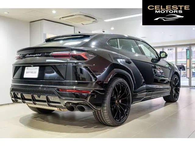 LAMBORGHINI Urus 2021 — photo 2 sur 8