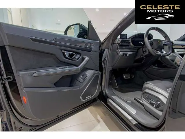 LAMBORGHINI Urus 2021 — photo 5 sur 8