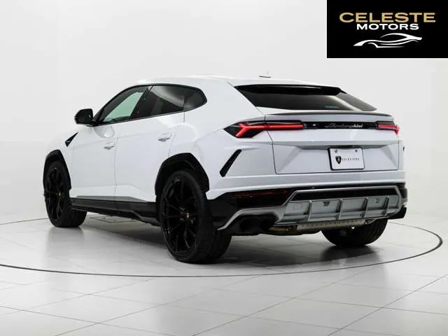 LAMBORGHINI Urus 2020 — photo 2 sur 8
