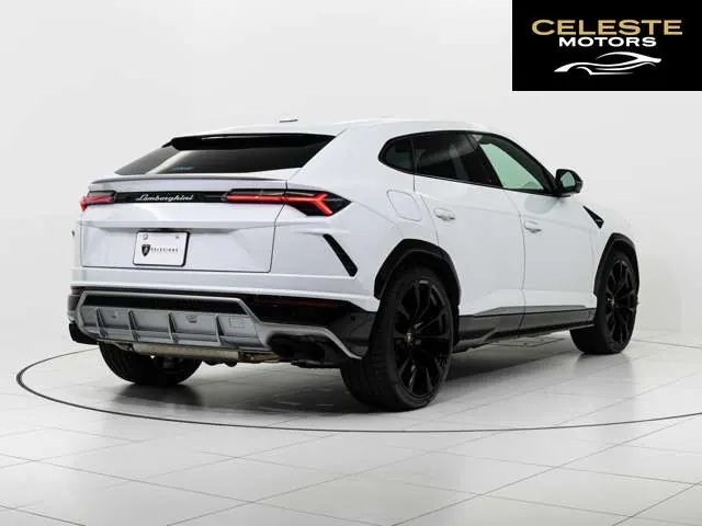 LAMBORGHINI Urus 2020 — photo 4 sur 8