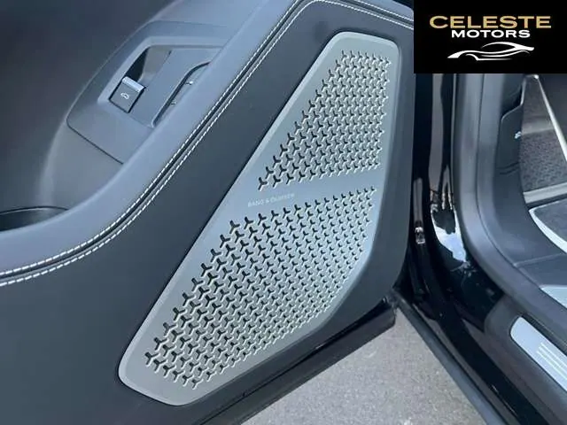 LAMBORGHINI Urus 2019 — photo 2 sur 8
