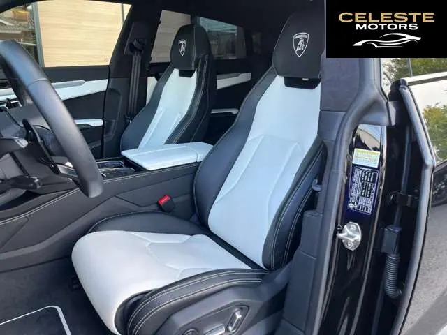 LAMBORGHINI Urus 2019 — photo 4 sur 8