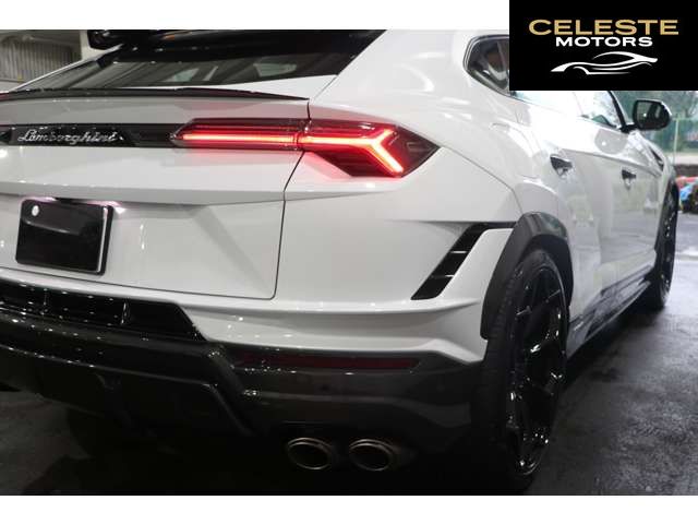 LAMBORGHINI Urus 2024 — photo 5 sur 8