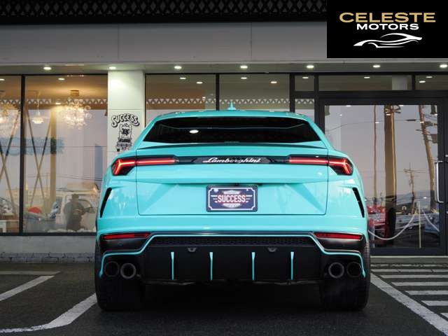 LAMBORGHINI Urus 2019 — photo 2 sur 8