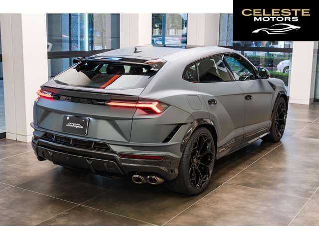 LAMBORGHINI Urus 2024 — photo 7 sur 8