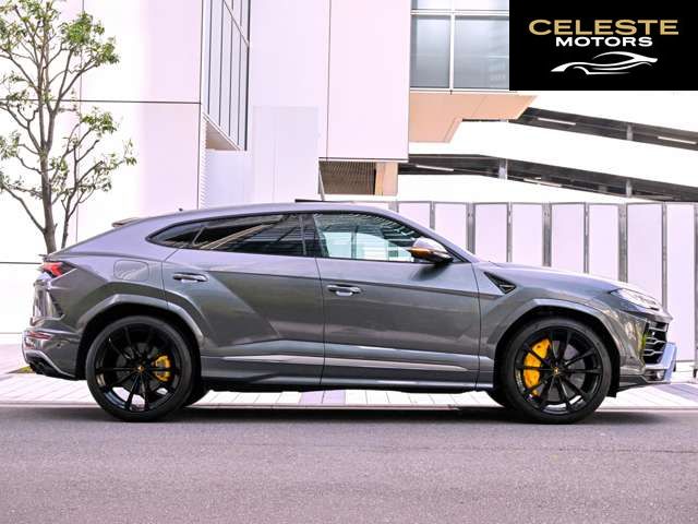 LAMBORGHINI Urus 2020 — photo 4 sur 8
