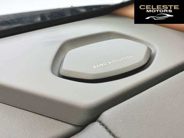 LAMBORGHINI Urus 2025 — photo 7 sur 8