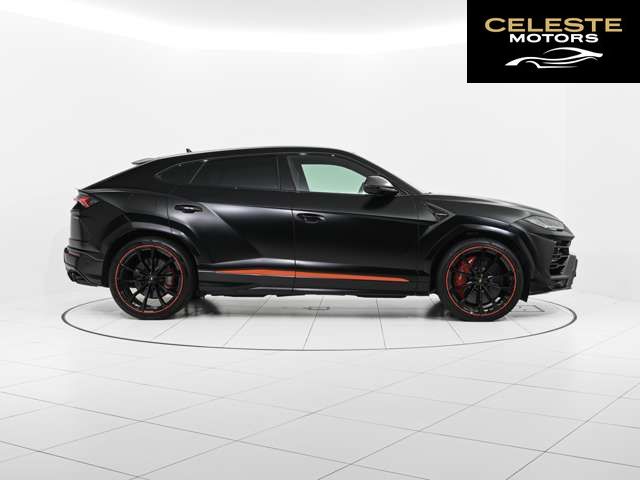 LAMBORGHINI Urus 2022 — photo 2 sur 8