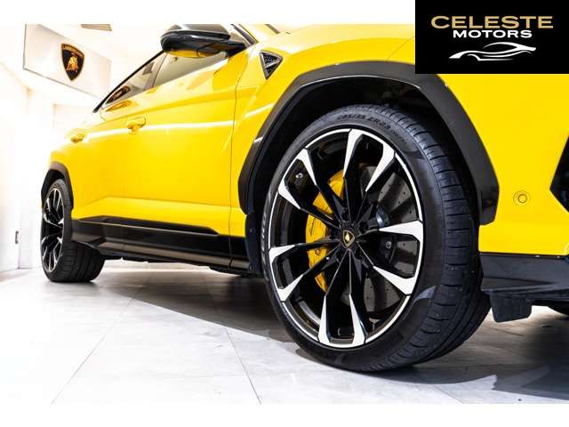 LAMBORGHINI Urus 2020 — photo 6 sur 8