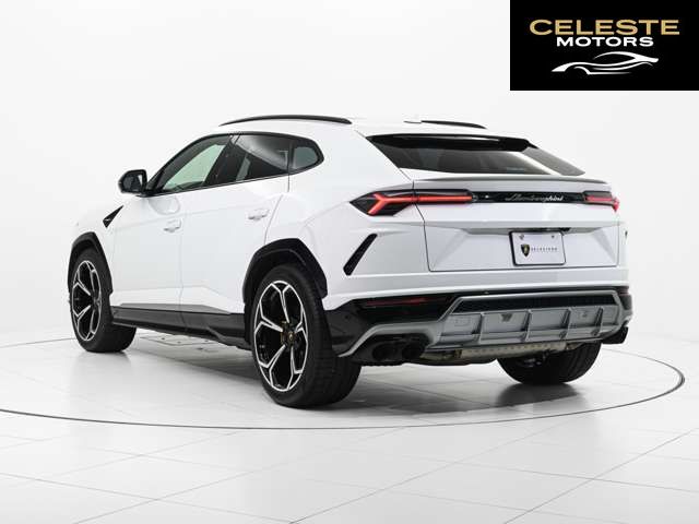 LAMBORGHINI Urus 2019 — photo 2 sur 8
