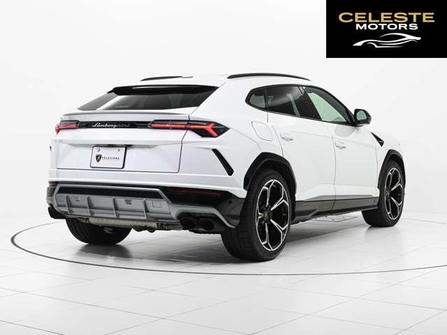 LAMBORGHINI Urus 2019 — photo 4 sur 8