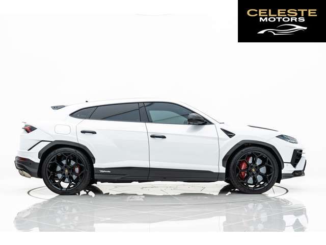 LAMBORGHINI Urus 2024 — photo 4 sur 8