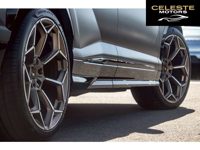 LAMBORGHINI Urus 2021 — photo 3 sur 8