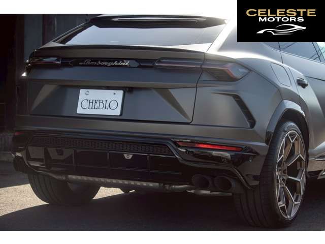 LAMBORGHINI Urus 2021 — photo 5 sur 8