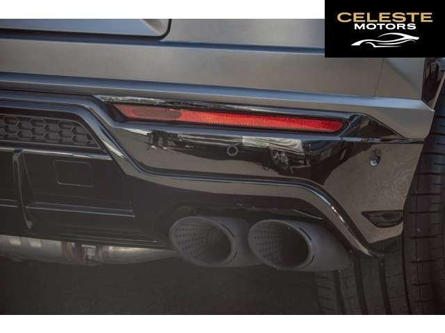 LAMBORGHINI Urus 2021 — photo 7 sur 8