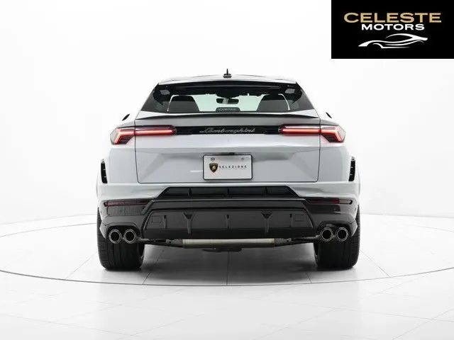 LAMBORGHINI Urus 2023 — photo 3 sur 8