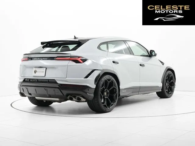 LAMBORGHINI Urus 2023 — photo 4 sur 8