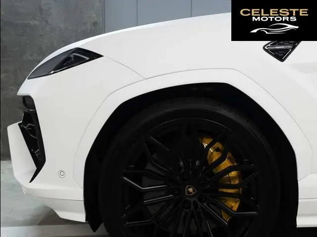 LAMBORGHINI Urus 2026 — photo 3 sur 8
