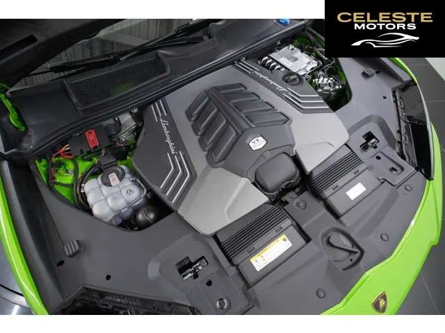 LAMBORGHINI Urus 2024 — photo 2 sur 8