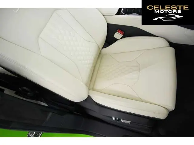 LAMBORGHINI Urus 2024 — photo 4 sur 8