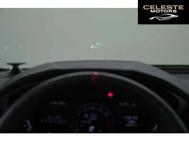 LAMBORGHINI Urus 2024 — photo 8 sur 8