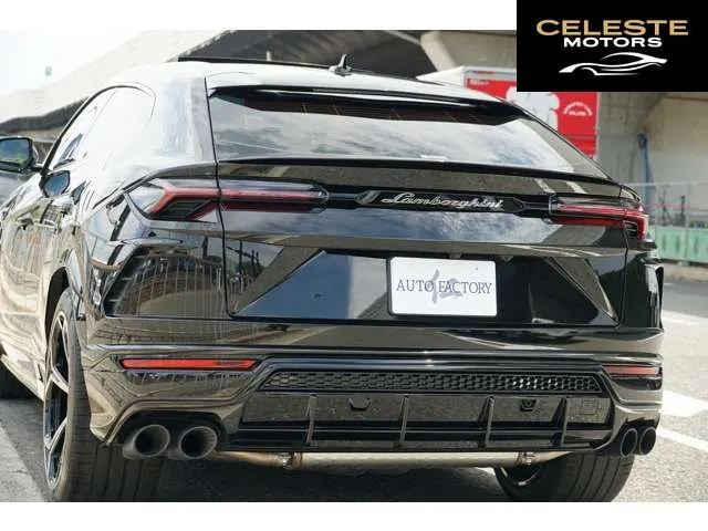 LAMBORGHINI Urus 2022 — photo 4 sur 8