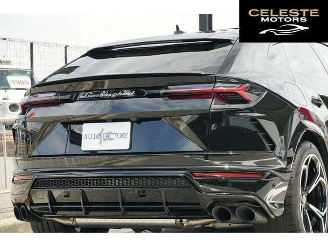 LAMBORGHINI Urus 2022 — photo 5 sur 8
