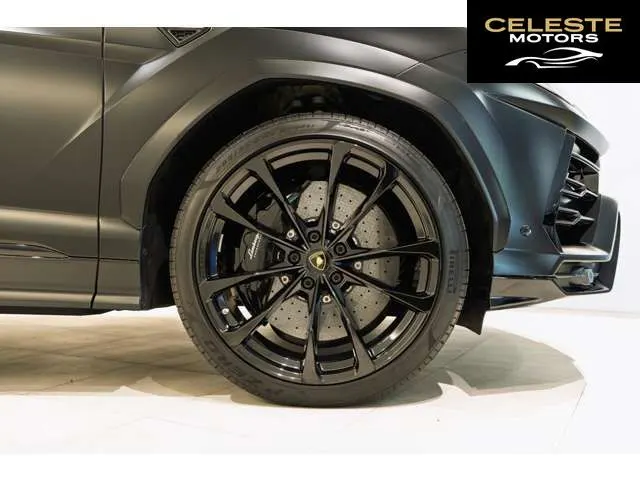 LAMBORGHINI Urus 2019 — photo 7 sur 8