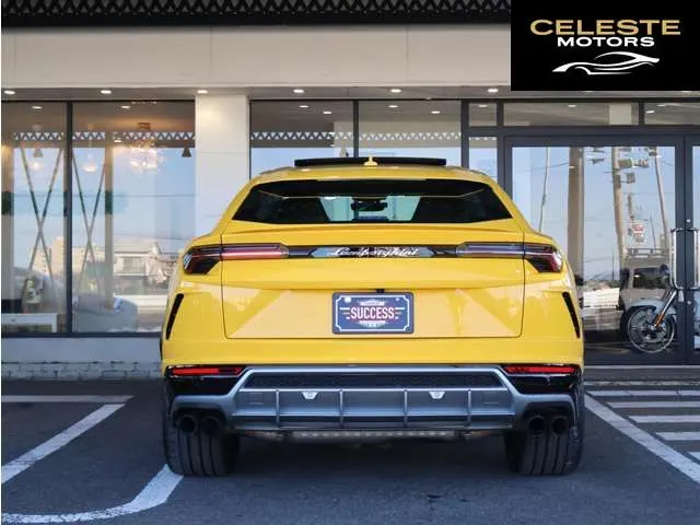 LAMBORGHINI Urus 2019 — photo 2 sur 8