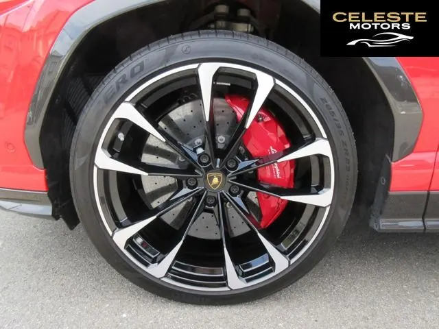 LAMBORGHINI Urus 2019 — photo 3 sur 8